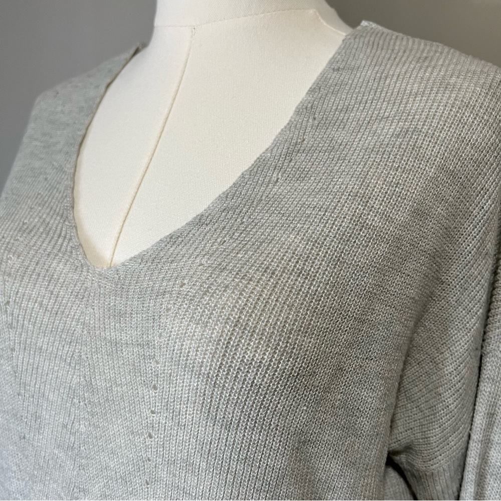 Fate Lightweight V-Neck Sweeter Grey Size S - Picture 2 of 8